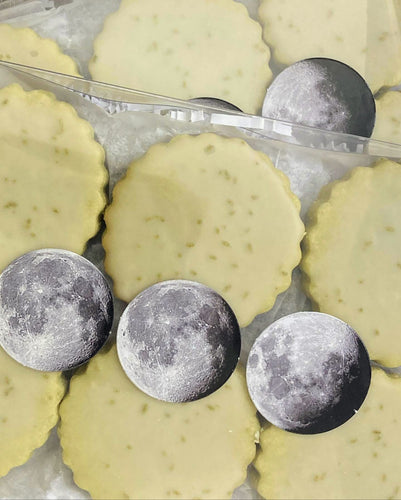 Match Yuzu shortbrread cookies for the full moon